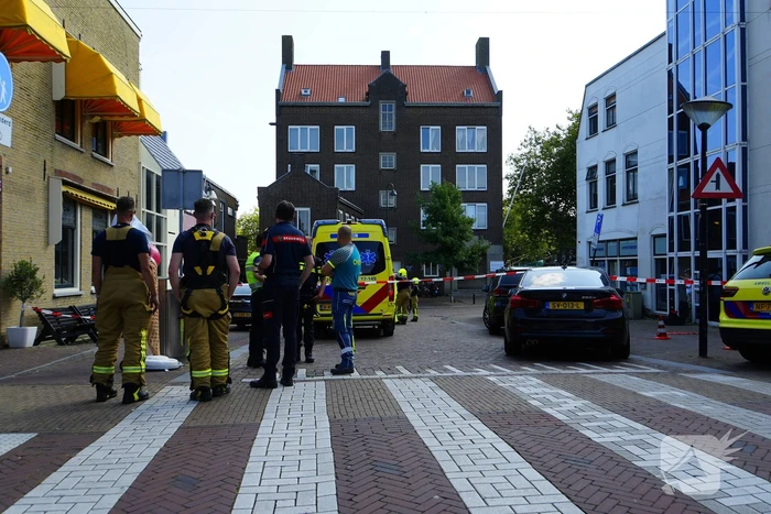 Arrestatieteam ingezet voor man op dak