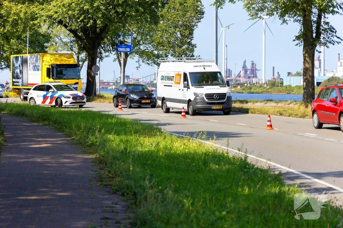 Automobilist verliest controle en belandt op zijkant