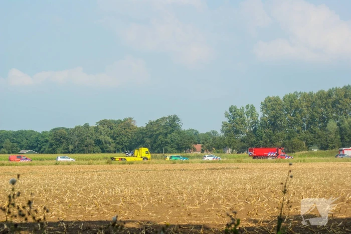 Frontale aanrijding tussen vrachtwagen en personenauto