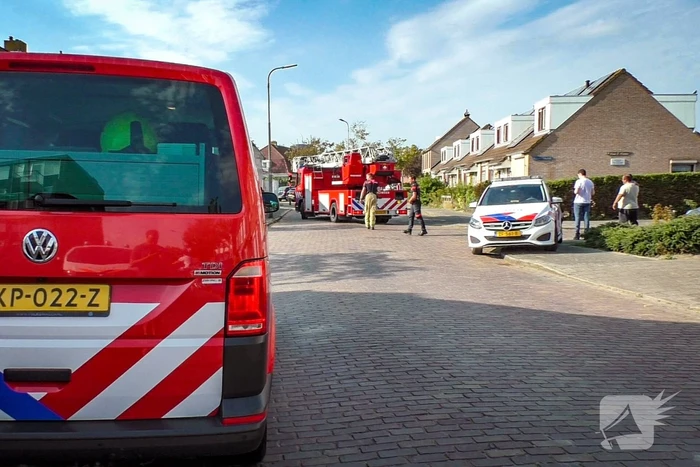 Deel woonwijk afgesloten nadat persoon op dak klimt