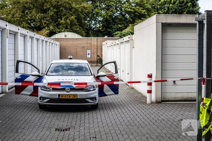 Politie ontdekt drugslab in garagebox