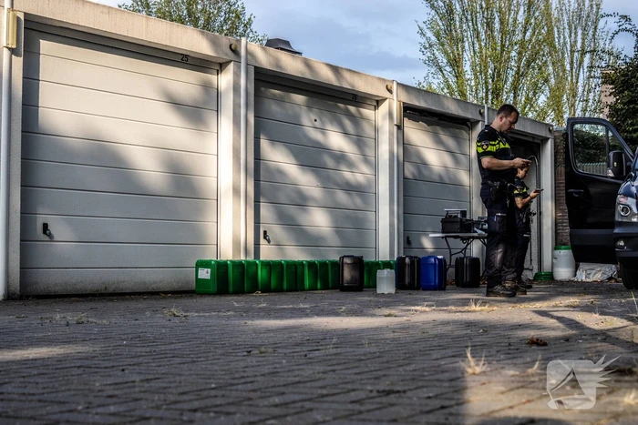 Politie ontdekt drugslab in garagebox