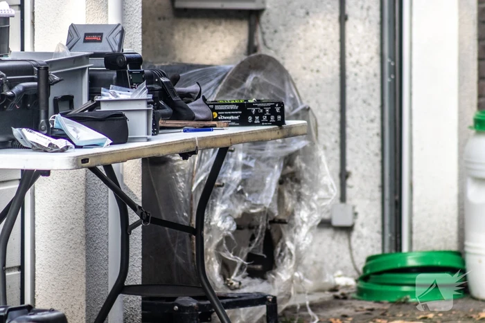Politie ontdekt drugslab in garagebox