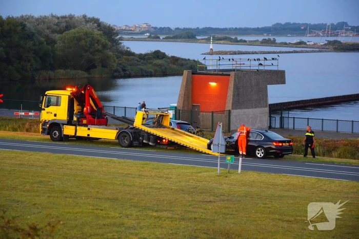 Twee voertuigen beschadigd bij aanrijding