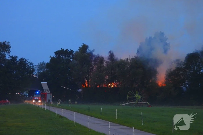 Zeer grote brand in stal