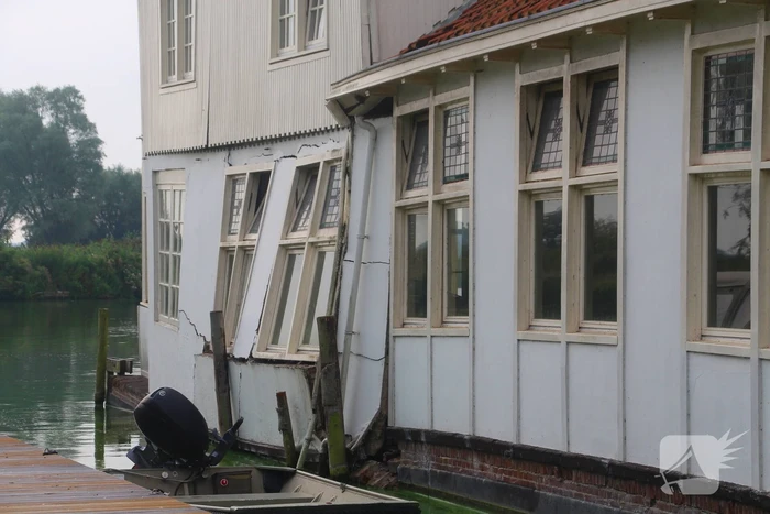 Woning stort gedeeltelijk in