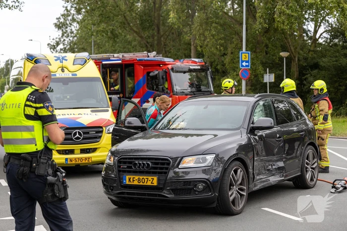 Brandweer bevrijdt beknelde automobilist