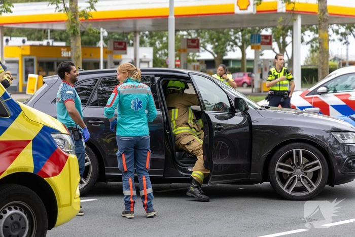 Brandweer bevrijdt beknelde automobilist