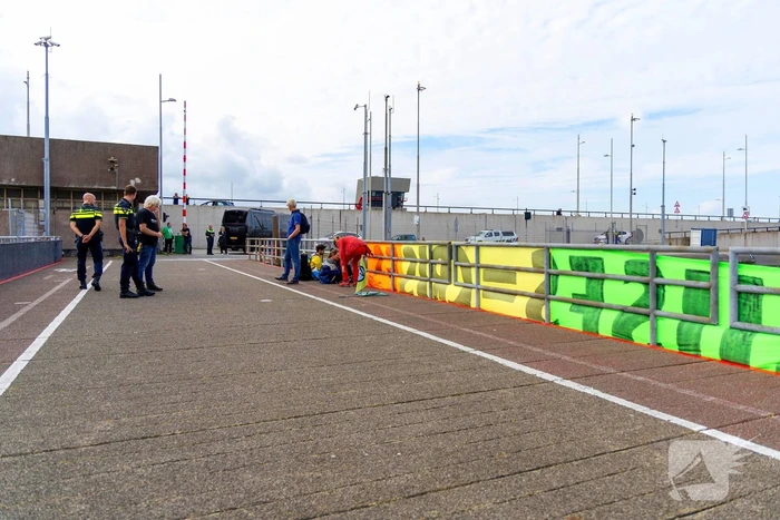 Extinction Rebellion blokkeert zeesluizen IJmuiden opnieuw
