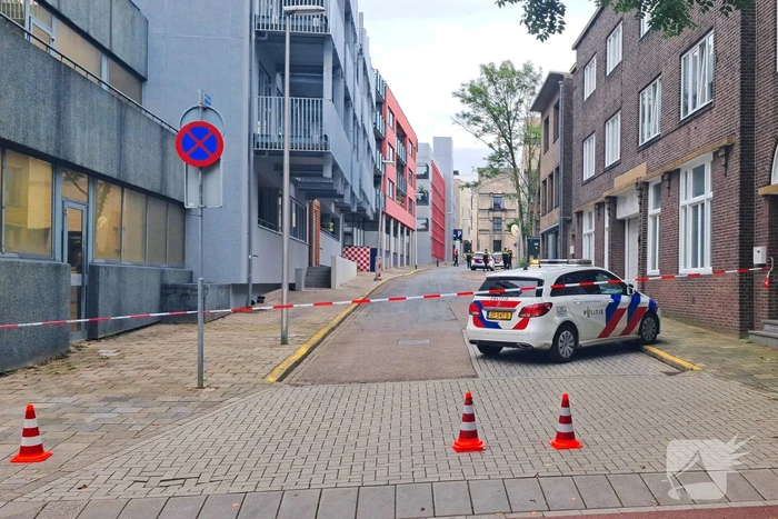Duitse traumahelikopter landt voor persoon die van hoogte is gevallen
