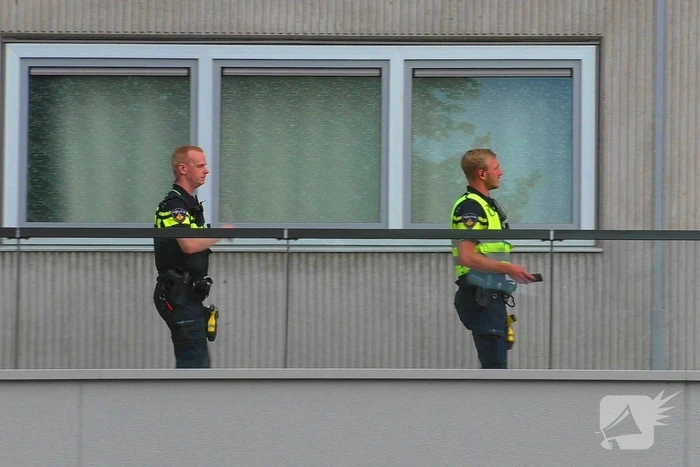 Arrestatieteam beukt woning open en arresteert verdachte