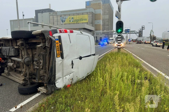 Ambulancedienst ingezet na ongeluk bij snelwegaansluiting
