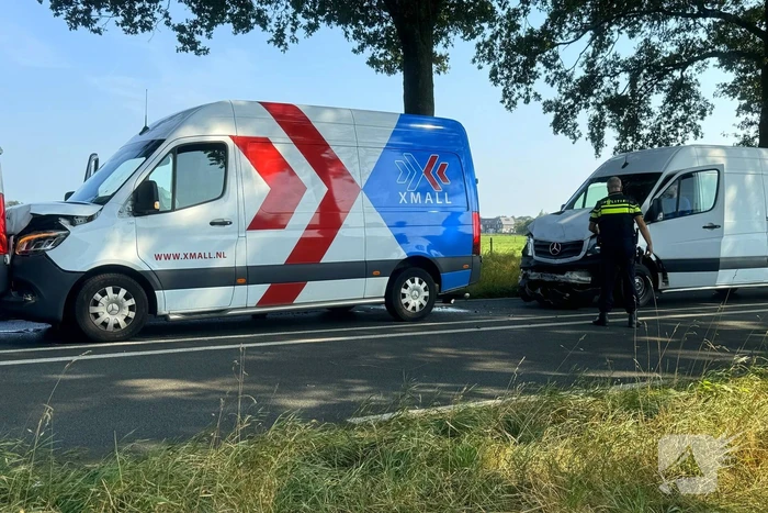 Vier bestelbussen betrokken bij kettingbotsing