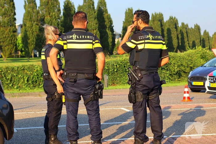 Meerdere personen nagekeken bij aanrijding op rotonde