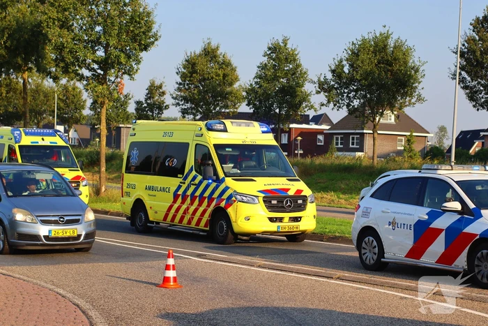 Meerdere personen nagekeken bij aanrijding op rotonde