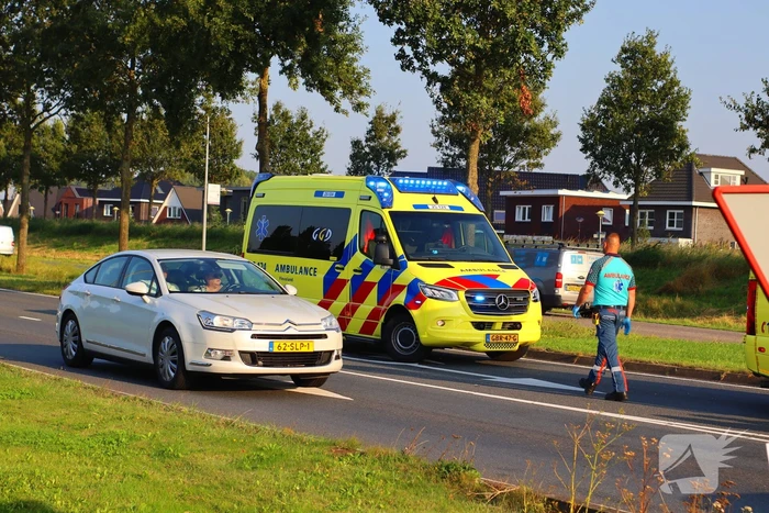 Meerdere personen nagekeken bij aanrijding op rotonde