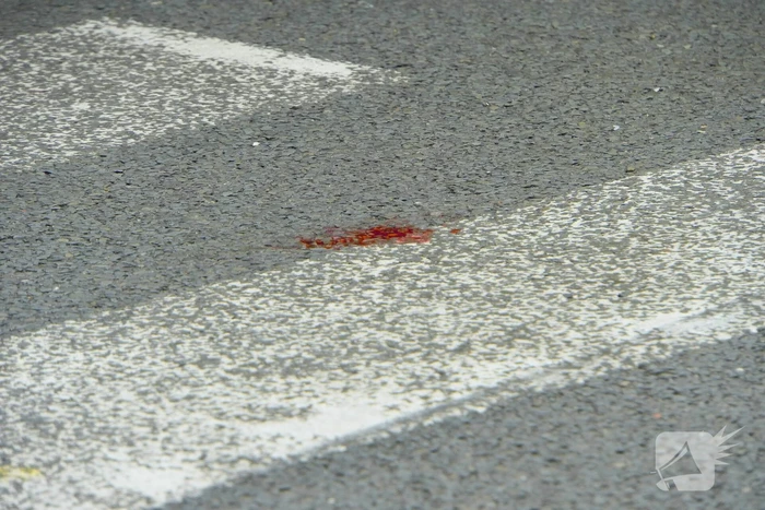Personenauto rijdt door na veroorzaken verkeersongeval met scootmobiel