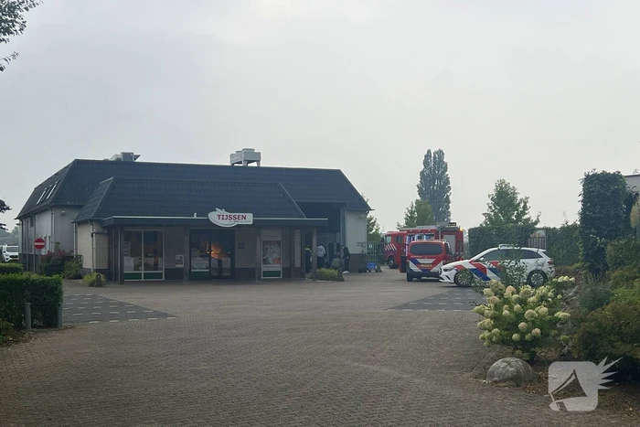 Traumahelikopter landt persoon in machine