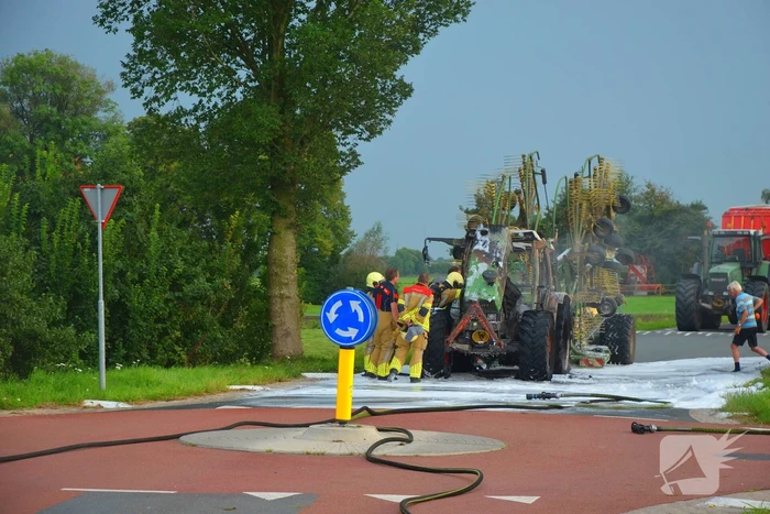 Tractor brandt volledig uit