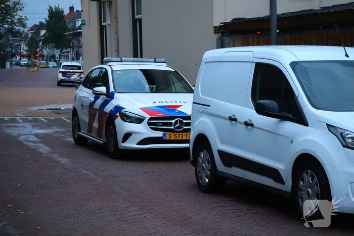 Politie doet inval in woning