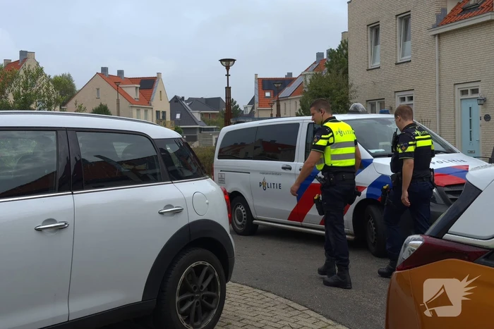 Auto zwaar beschadigd na explosie