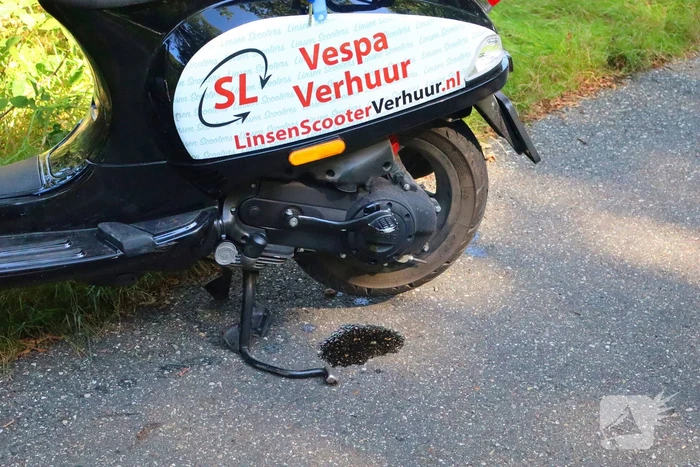 Opzittenden snorfiets ten val bij eenzijdig ongeval
