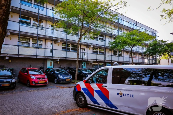 Politie doet onderzoek naar overleden persoon in woning