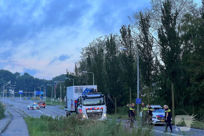 Overleden persoon aangetroffen in de berm