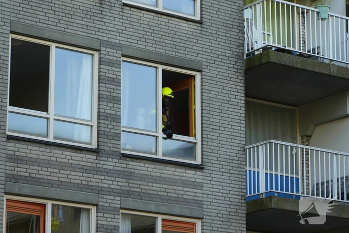 Uitslaande brand na explosie in woongebouw voor begeleid wonen