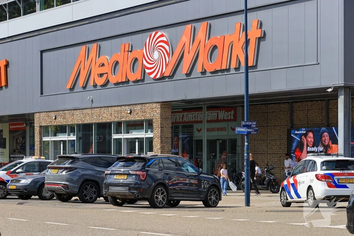 steekincident zuidermolenweg amsterdam
