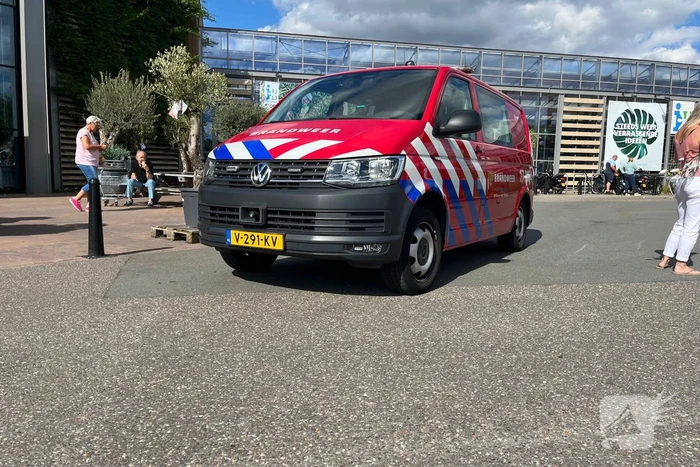 Grote ravage op parkeerplaats tuincentrum