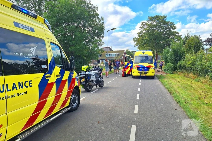 Vrouw zwaargewond door valpartij met solexen