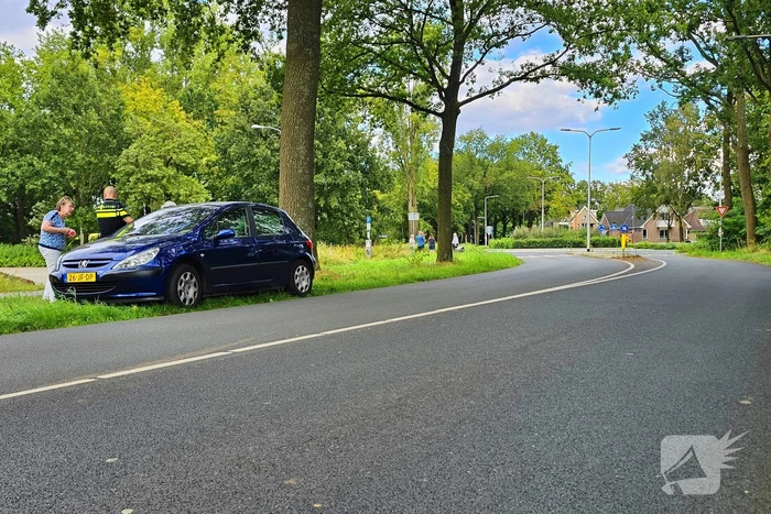 Fietser aangereden op rotonde