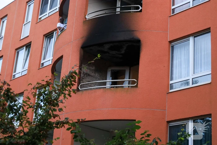 Flinke schade bij uitslaande woningbrand
