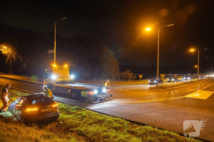 Dronken bestuurder crasht op afrit