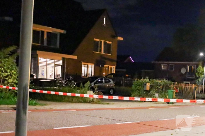 Straat afgesloten na beschieting woning