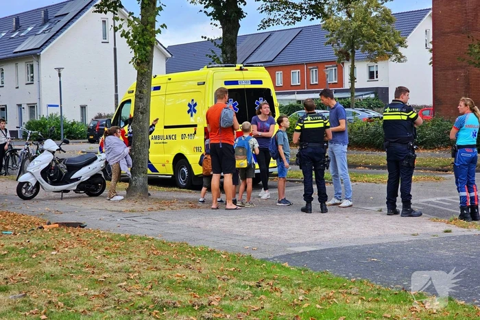 Scooter onderuit door losliggende tegels