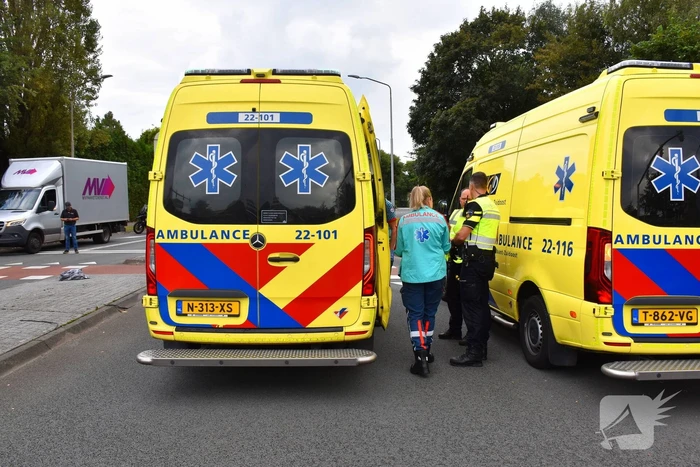 Stationwagen en bestelbus fiks beschadigd bij aanrijding