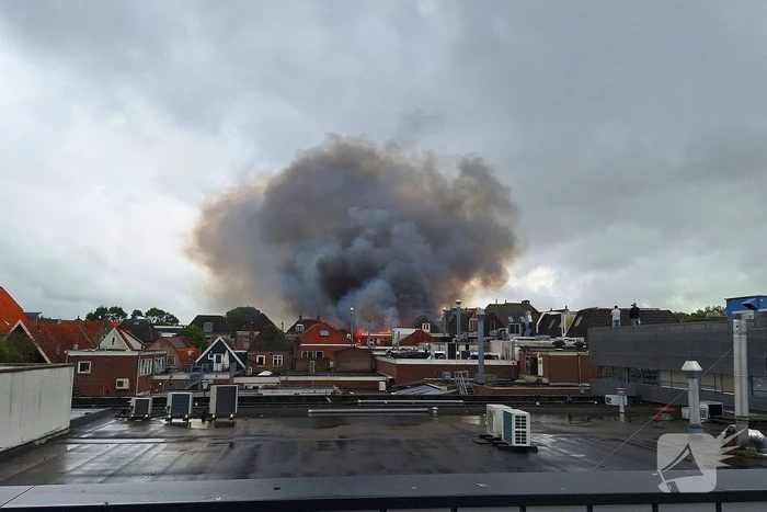 Veel rookontwikkeling bij brand in winkel