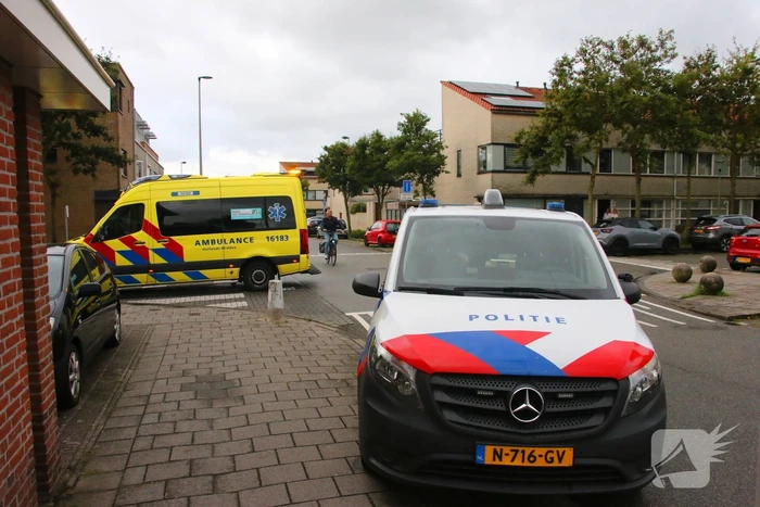 Fietser gewond naar ziekenhuis