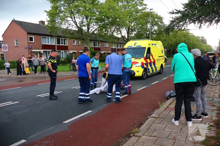 Scooterrijder gaat hard onderuit