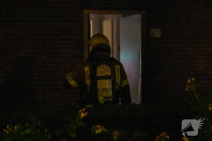 Onderzoek naar brand tegen voordeur woning