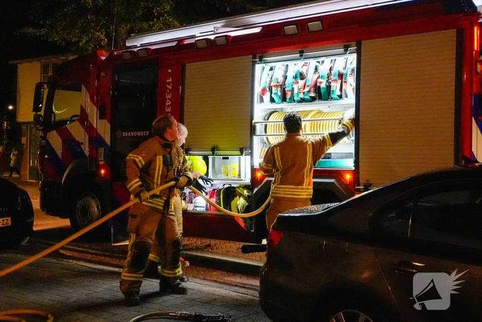 Onderzoek naar brand tegen voordeur woning