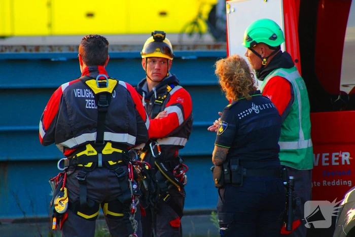 Hulpdiensten Ingezet voor Incident op binnenvaartschip