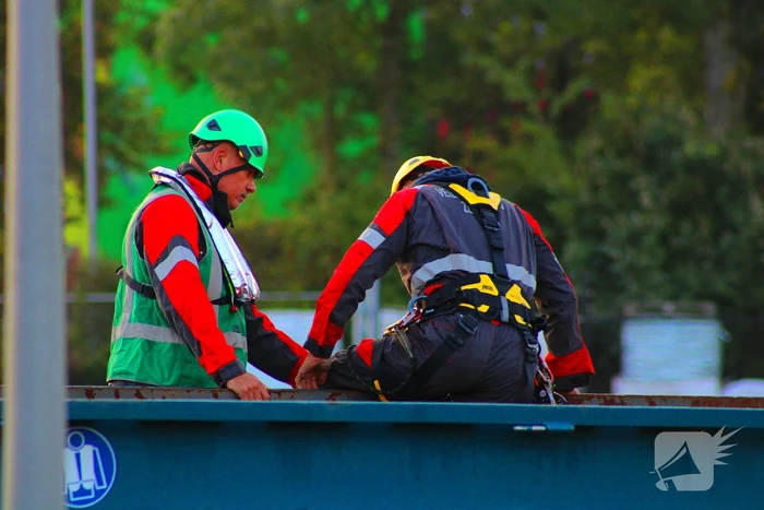 Hulpdiensten Ingezet voor Incident op binnenvaartschip