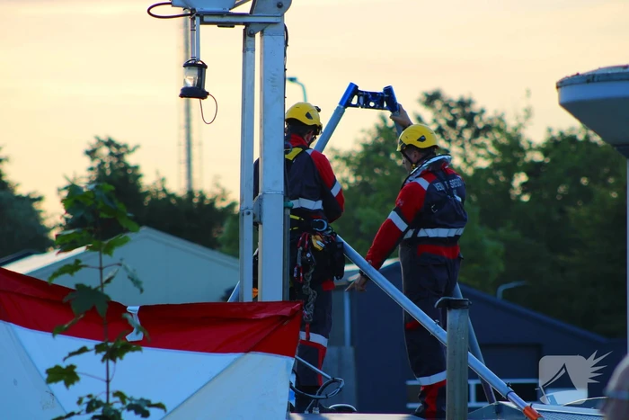 Hulpdiensten Ingezet voor Incident op binnenvaartschip