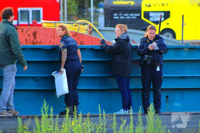 Hulpdiensten Ingezet voor Incident op binnenvaartschip