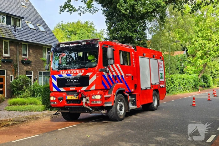 Brandweer en nutsbedrijf onderzoeken gaslek in woning