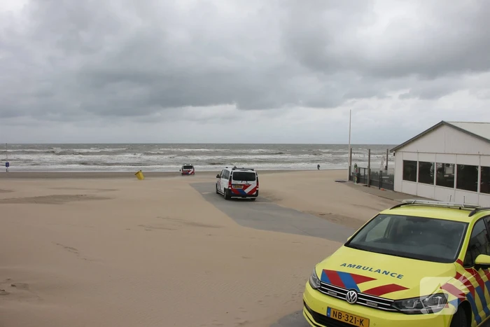 Hulpdiensten zoeken naar vermiste watersporter