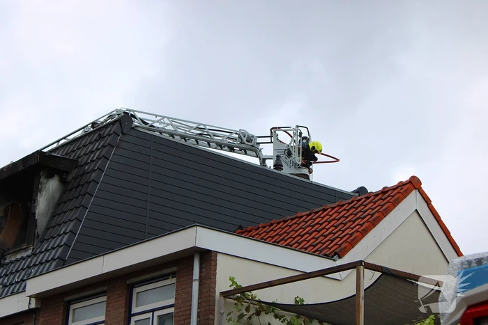 Huis onbewoonbaar na felle woningbrand
